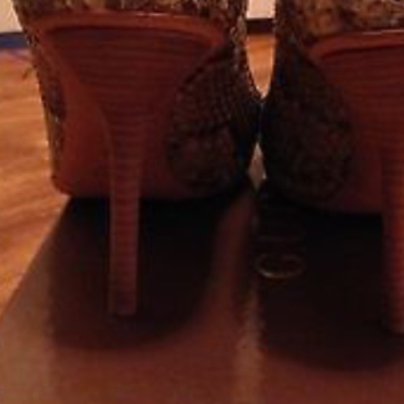 SOLD Gucci Python Pumps - Picture 3 of 3